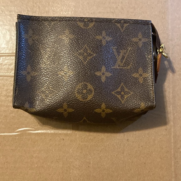 Louis Vuitton Monogram Cosmetic Bag - Picture 2 of 5